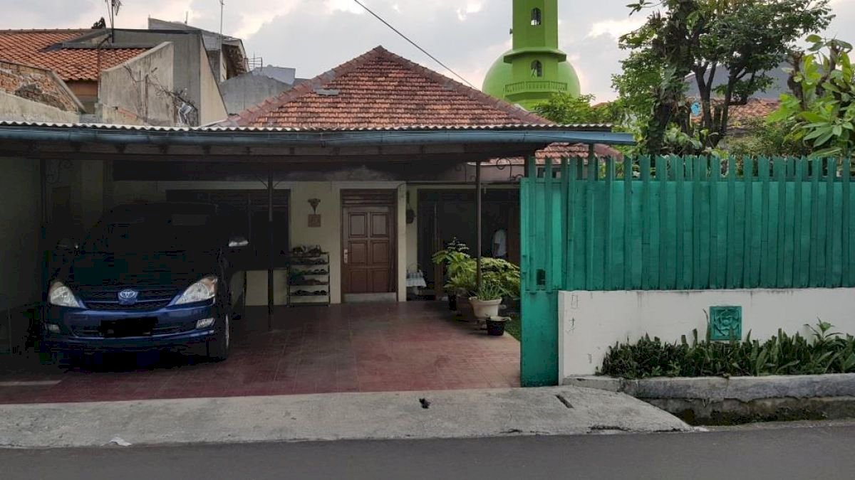 Jual Rumah Lama Layak Huni Hitung Tanah di Bangka Kemang
