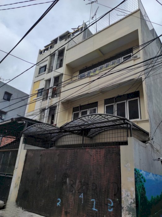 Ruko uk 6 x 15 m2 di kebon jeruk dkt mabes, taman sari ,jakarta barat murah