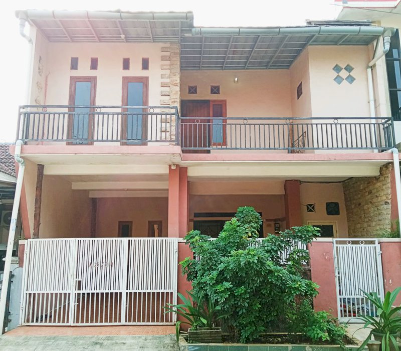 Rumah 2 Lantai di Perumahan Jatijajar Depok