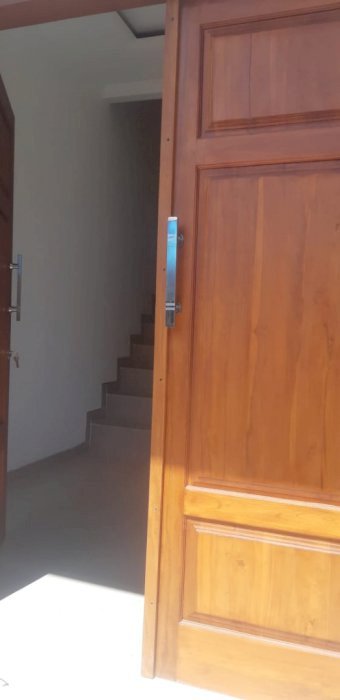 Rumah baru jadi tinggal menempati jln ayani utara gang kurnia denpasar lantai 2