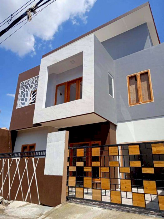 Rumah Eksklusif dg Kolam Renang di Cijantung, Jakarta Timur