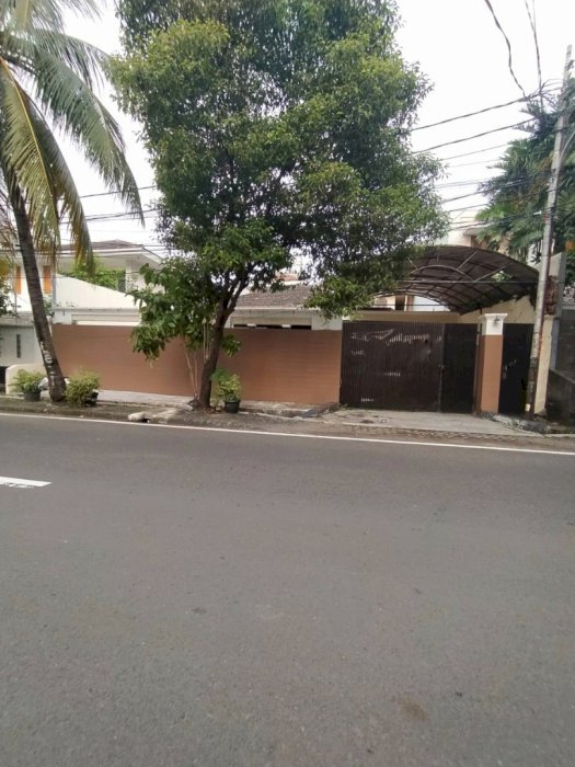 Rumah Bisa untuk Huni dan Usaha di Tebet Timur
