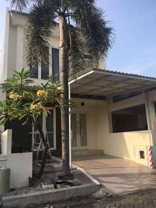 Rumah Luas di Pakuwon City, Cluster Taman Mutiara, Kota Surabaya
