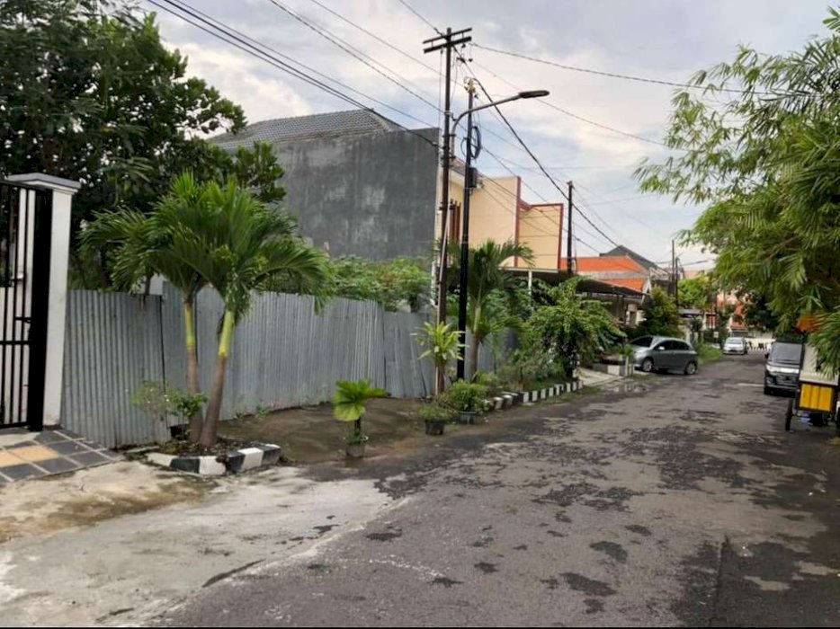 Tanah luas di Rungkut Asri, Kecamatan Rungkut, Kota Surabaya Timur