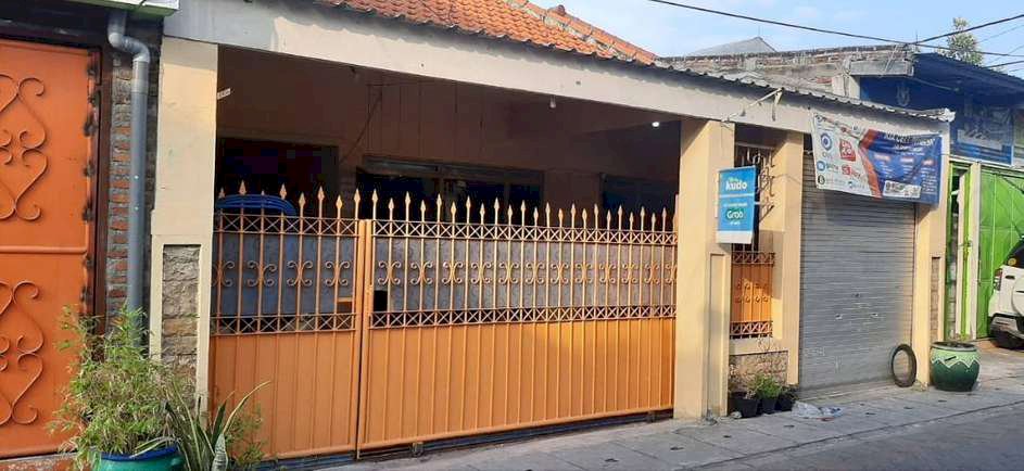 Dijual Murah Rumah dan Usaha di Jalan Kapas Mayda 1, Lokasi Strategis