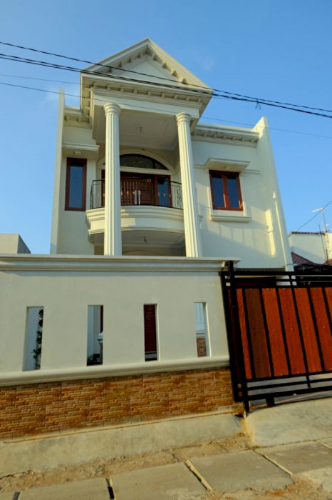 Rumah dekat LRT,Kampus di Srengseng Jagakara Jakarta Selatan