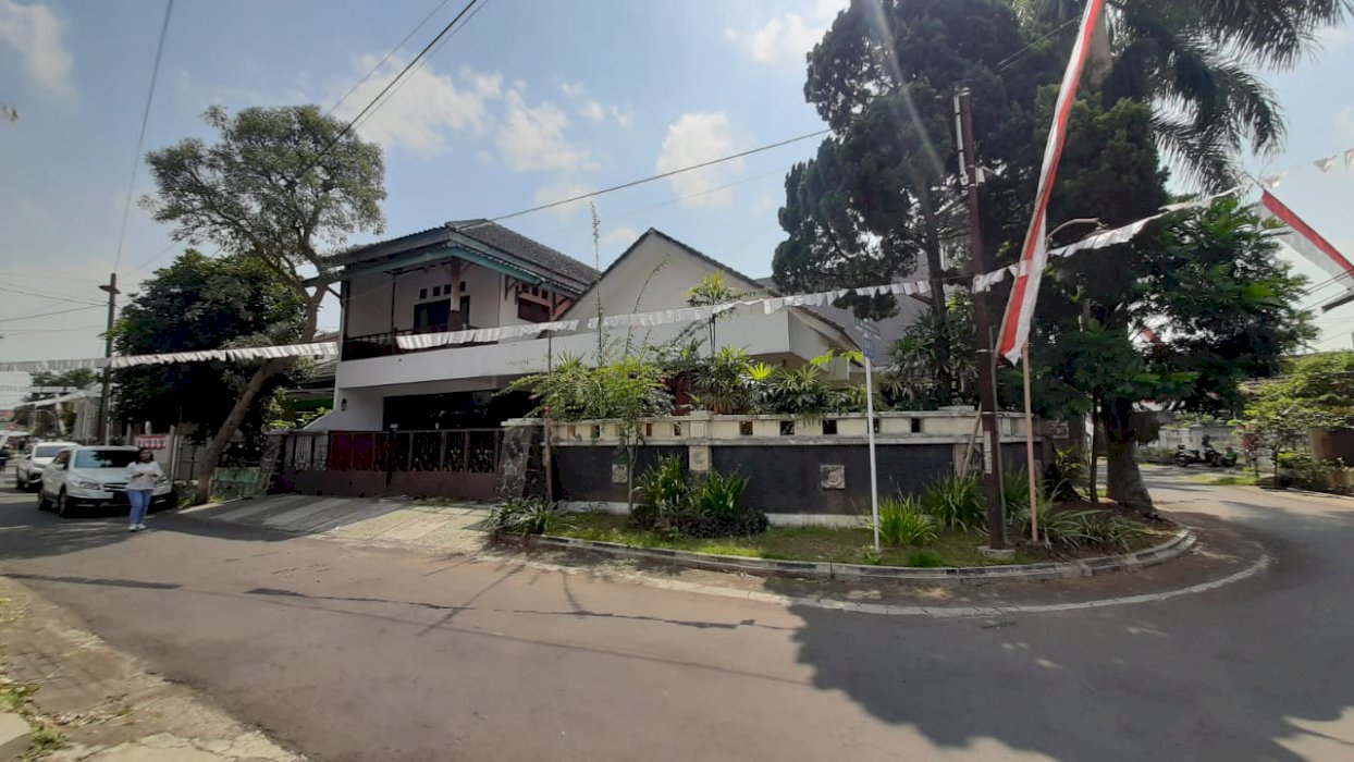 Rumah Besar lokasi Emas posisi hook