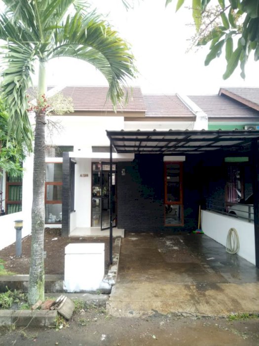 Jual Rumah Semi Furnished (kitchen set) Nyaman di Kinagara Regency Bandung,