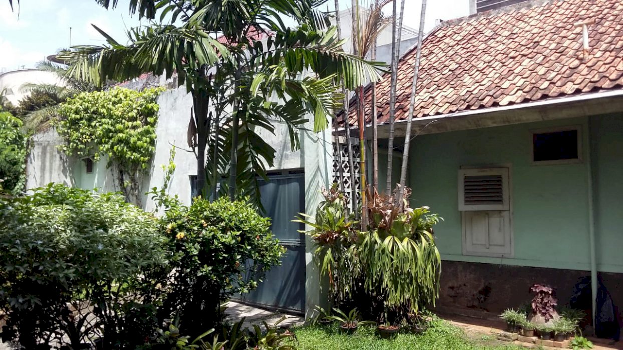 Rumah Asri di Kebayoran Baru Jakarta Selatan
