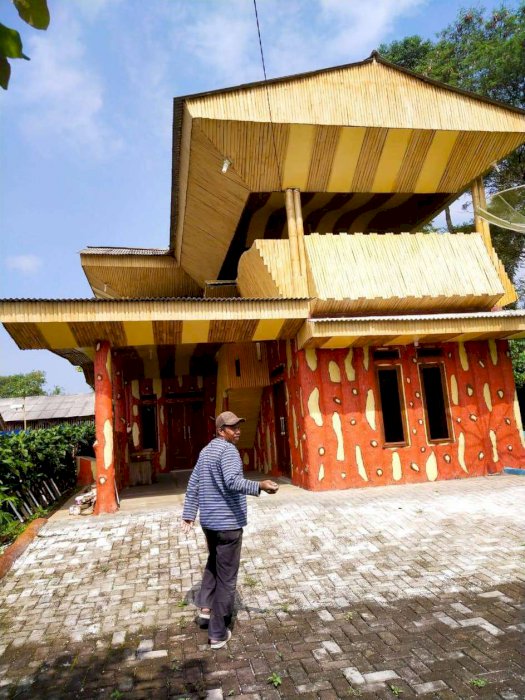 RUMAH RASA VILLA HARGA MURAH TANAH LUAS VIEW GUNUNG SALAK DI SUKABUMI