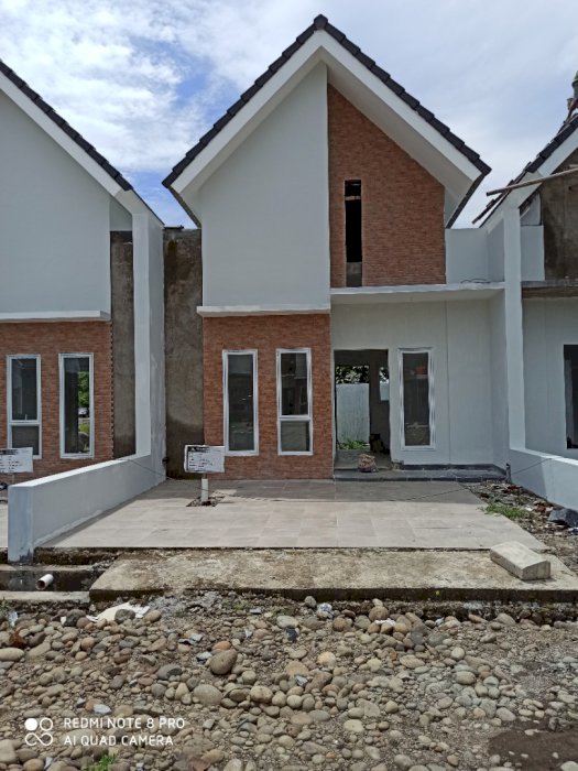 RUMAH BERKONSEP VILLA 085201027778