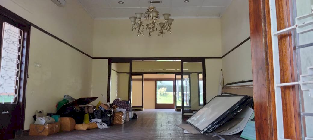 Rumah belanda halaman luas sayap dago bandung