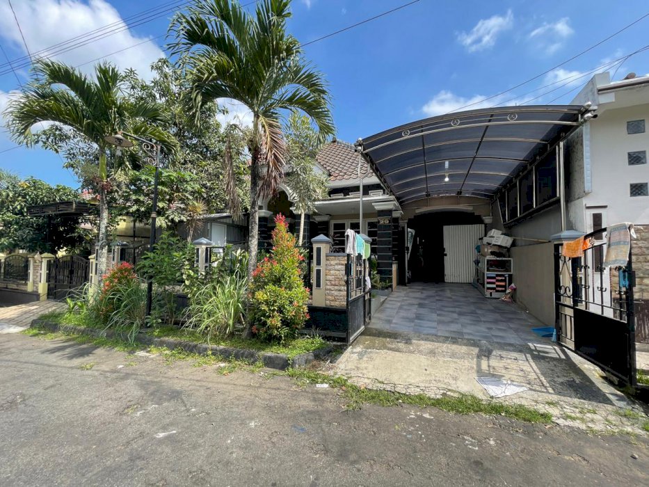 Dijual Rumah Second Dekat Kedokteran UB Di Puncak Dieng