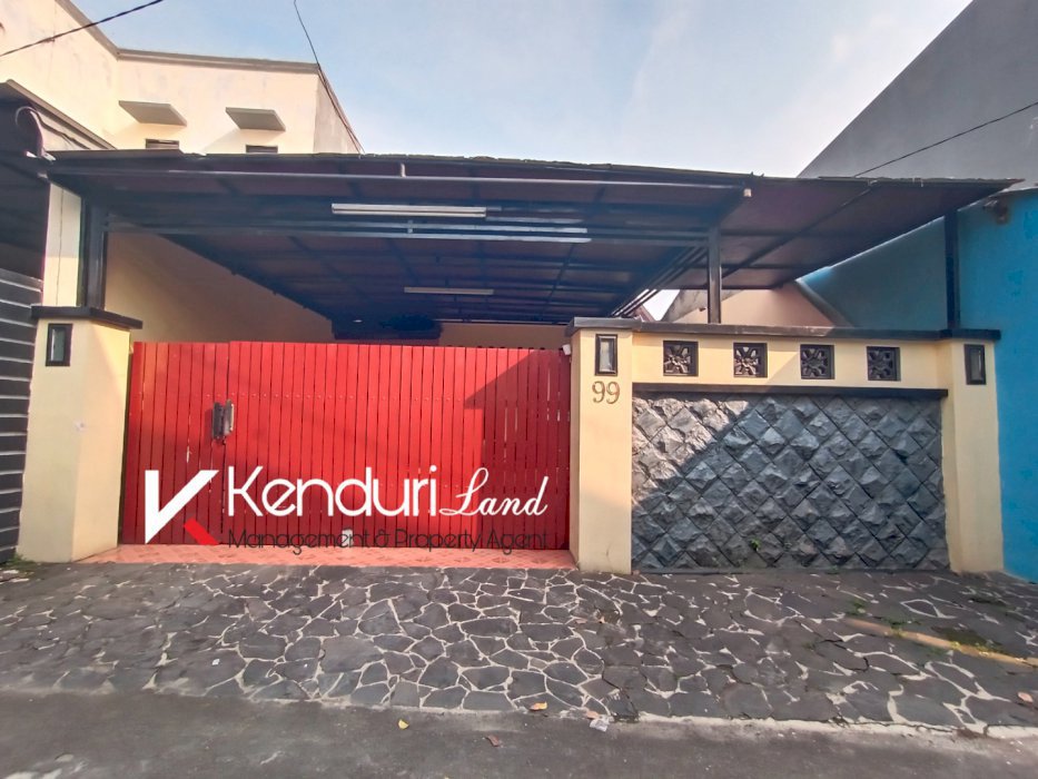 Rumah Murah Tanah Luas Dekat Jalan Raya