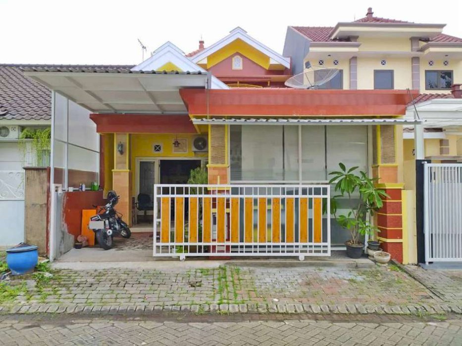 Dijual Rumah Murah dan Bagus Lantai 2 di Puri Palma Araya, Kota Malang