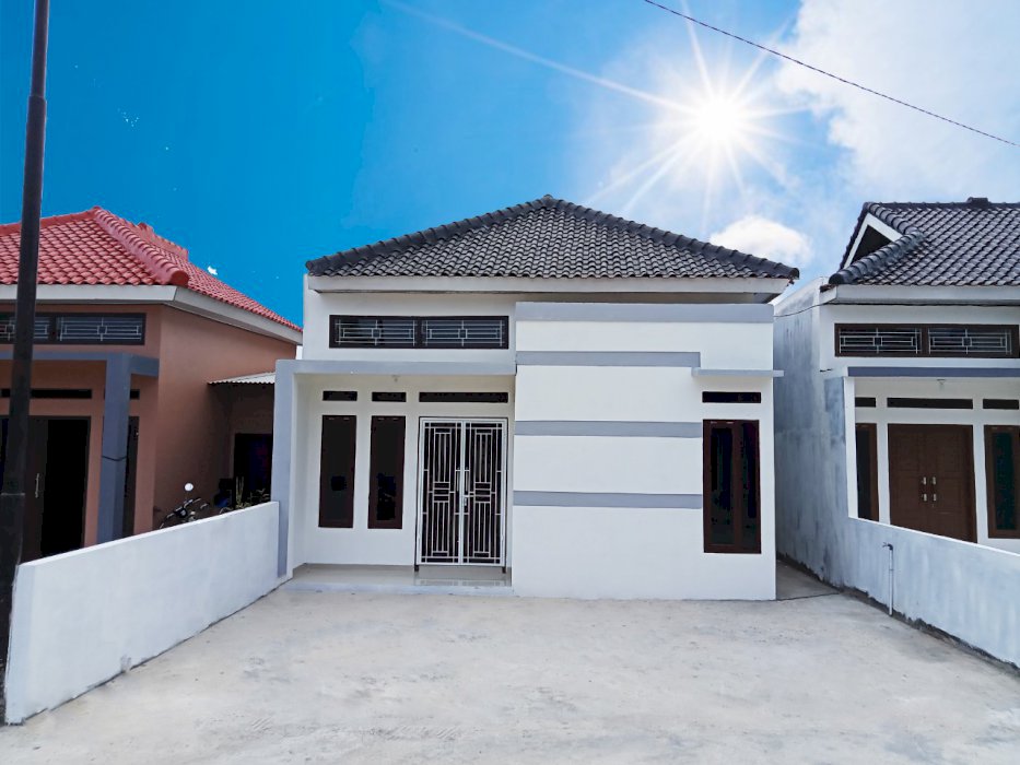 RUMAH HARGA MIRING DI TENGAH KOTA