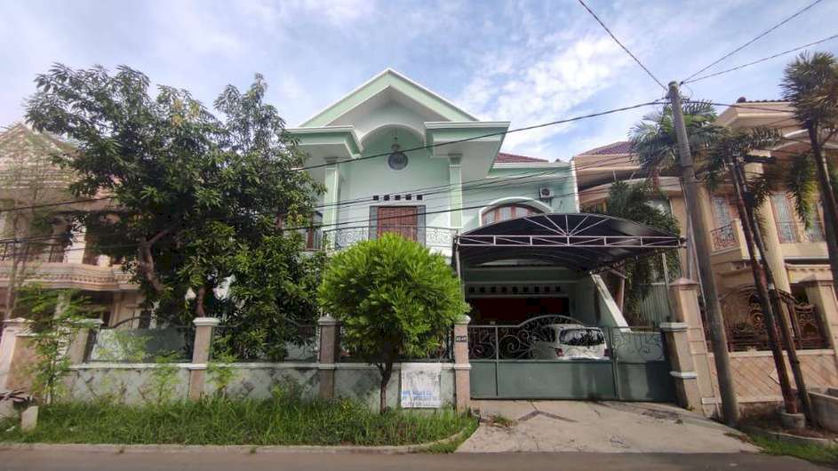 Rumah Lokasi Strategis di Jalan Baruk Utara, Hanya 100 meter dari MERR, Surabaya