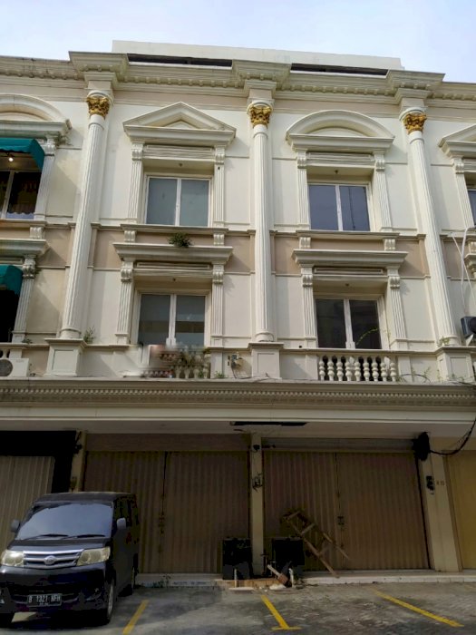 Disewakan Ruko Siap Pakai di Royal Palace Tebet Jakarta Selatan