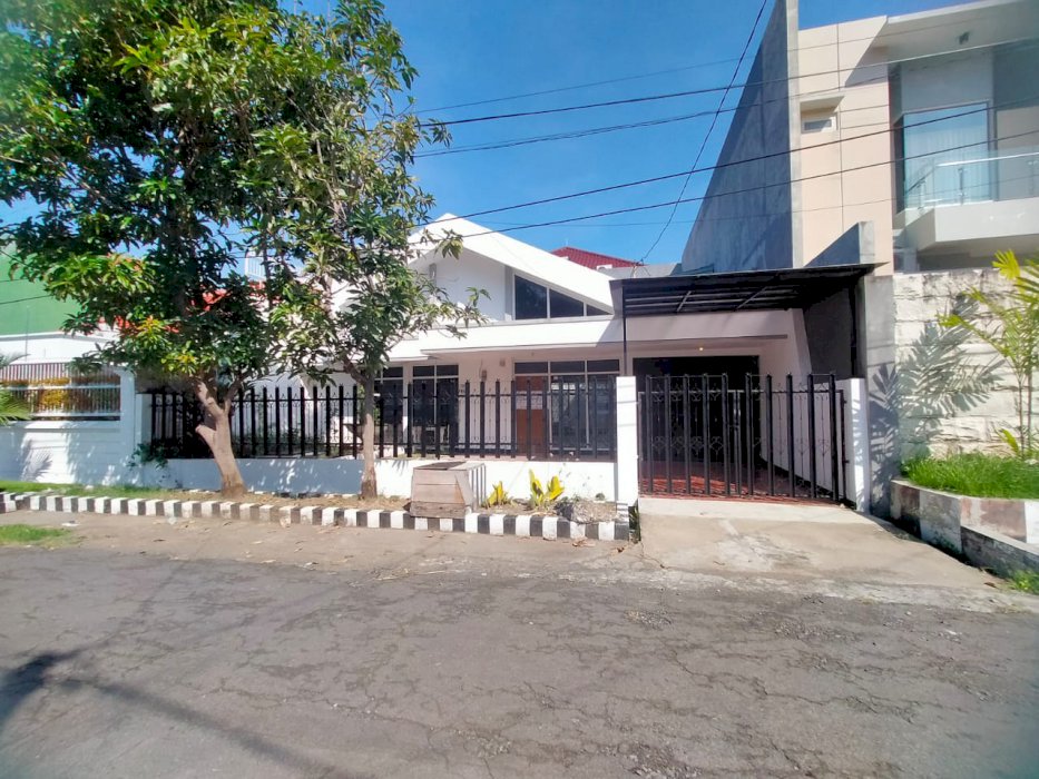 STRATEGIS Rumah 2 Lantai Kertajaya Indah Timur SIAP PAKAI