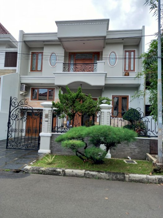 Rumah Mewah Lokasi Elit Strategis