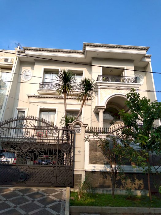 Rumah Mewah Lokasi Asri