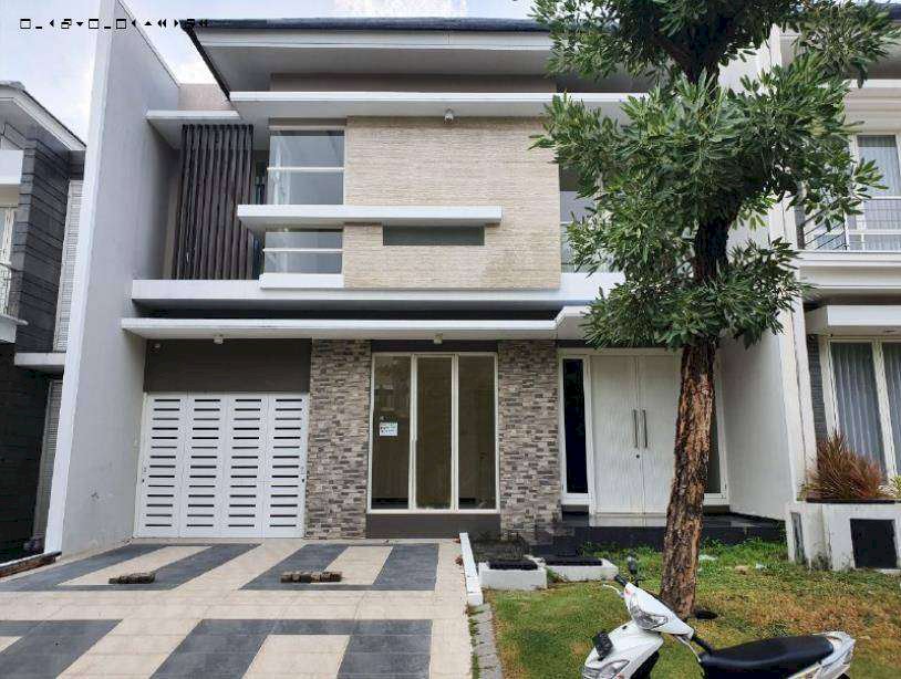 Rumah Di Pakuwon City Malibu Beach Baru dan Minimalis Siap Huni Full Furnished