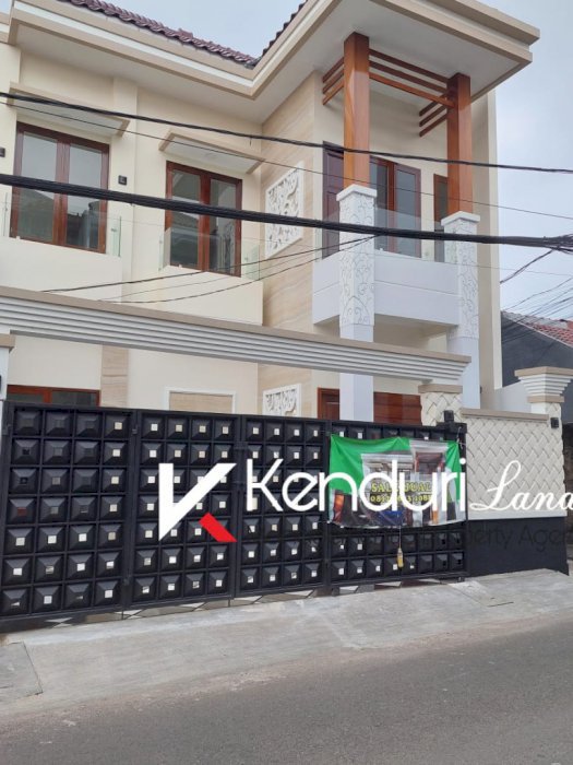 Rumah Mewah Lokasi Strategis di JAGAKARSA