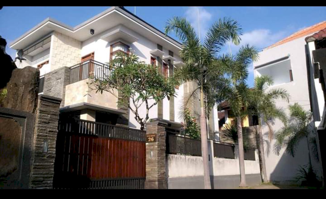 RUMAH MEGAH DEKAT MCDONALD NANGKA UTARA DENPASAR