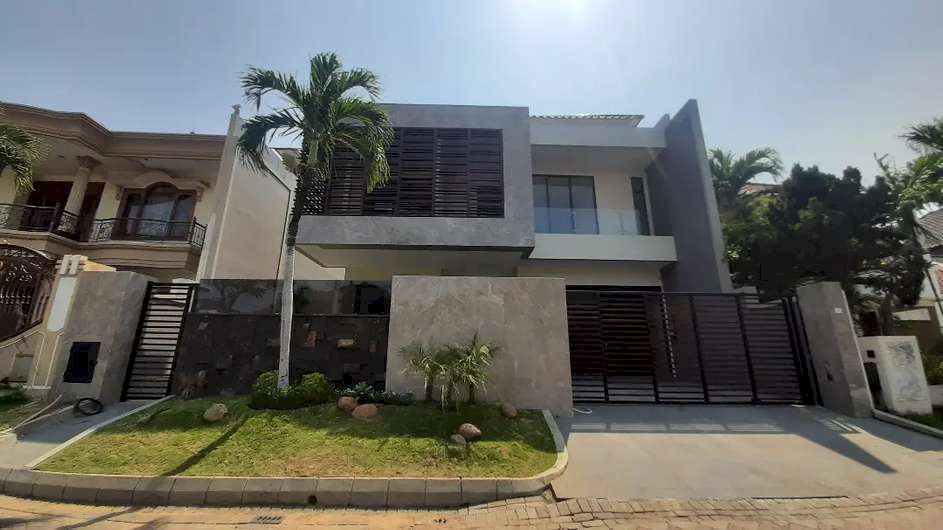 Rumah Bagus & Mewah Perumahan Pakuwon City Cluster Villa Westwood, Kota Surabaya