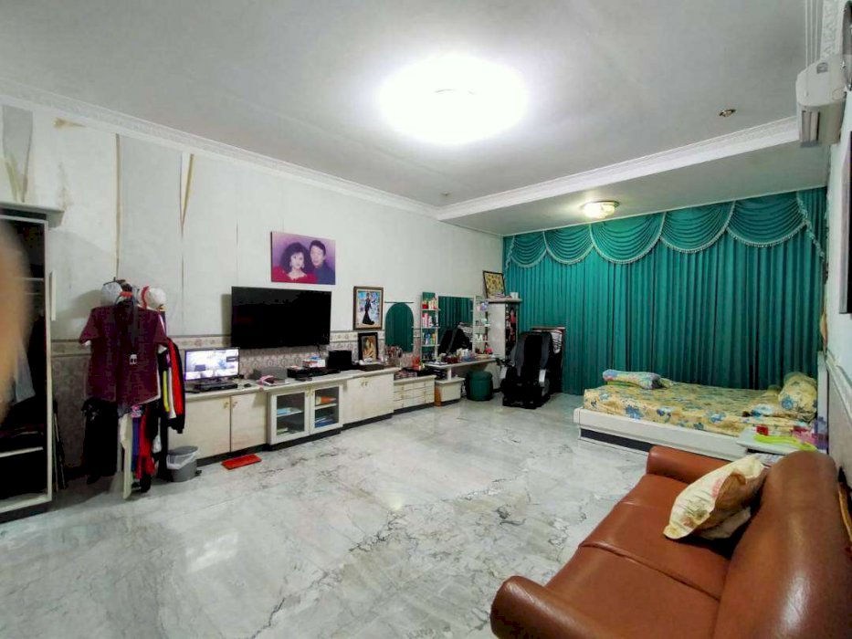 Rumah Mewah Dekat Mall Dharmahusada Indah Surabaya Siap Huni Lokasi Strategis