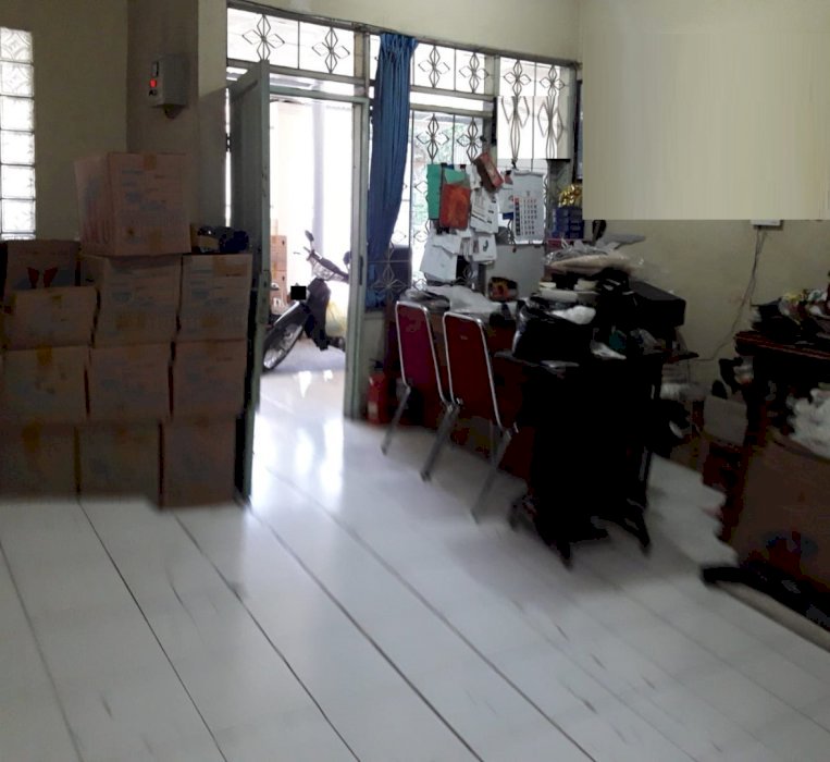 DIJUAL RUMAH BISA UNTUK USAHA DI TAMAN HOLIS INDAH 1