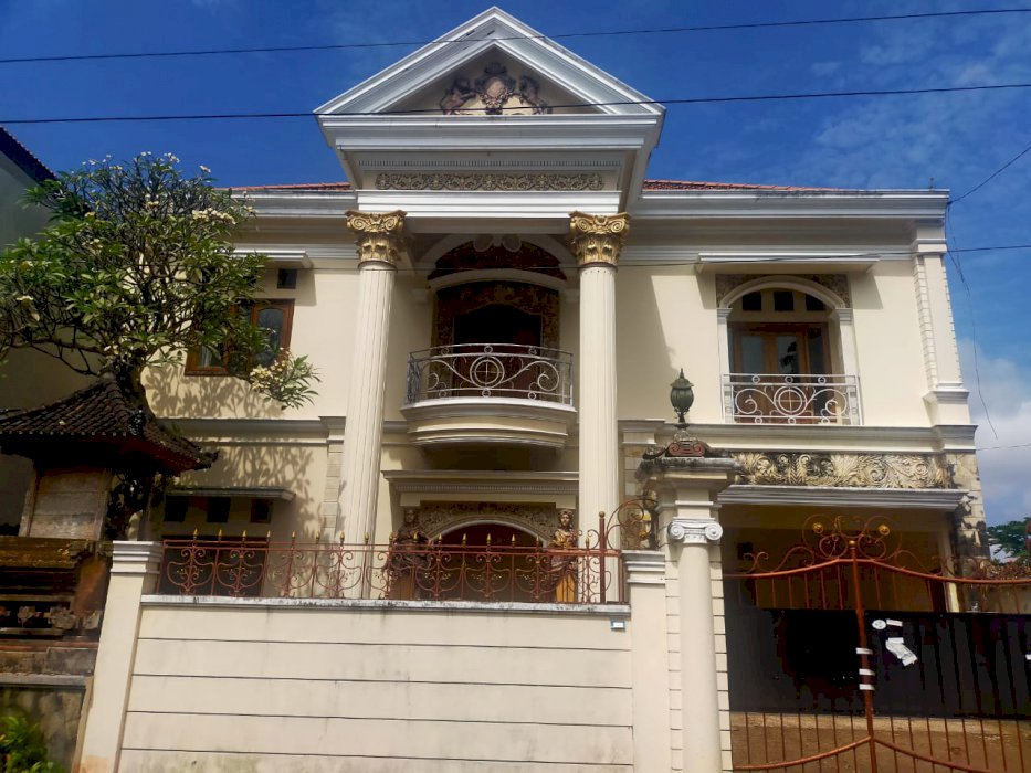 RUMAH MEGAH DEKAT POLDA BALI DENPASAR