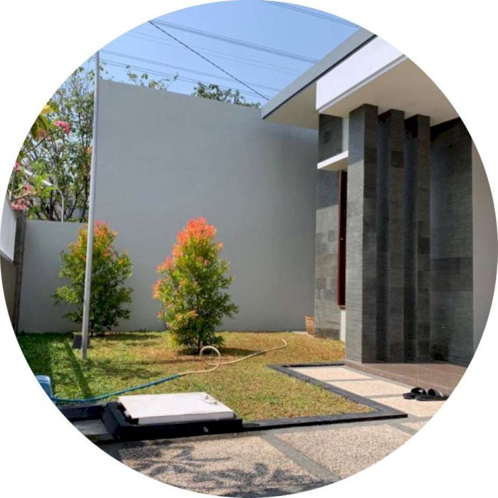 Rumah Bagus dan Nyaman di Jalan Manyar Kartika Timur III Blok K8 Harga Nego