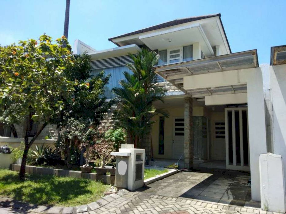 Rumah 2 Lantai Cluster Terdepan Perumahan Royal Residence, Cluster Buckigham