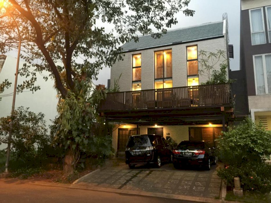 Rumah Mewah Di Joglo Jakarta Barat Lokasi Strategis Semi Furnished