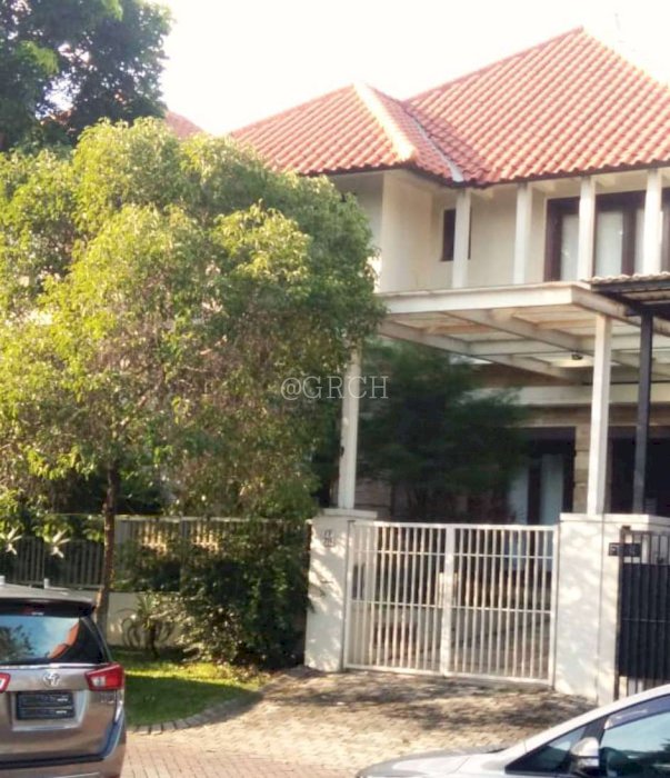 Rumah Full Furnished dan Siap Huni di Perumahan Graha Family Blok FF Surabaya