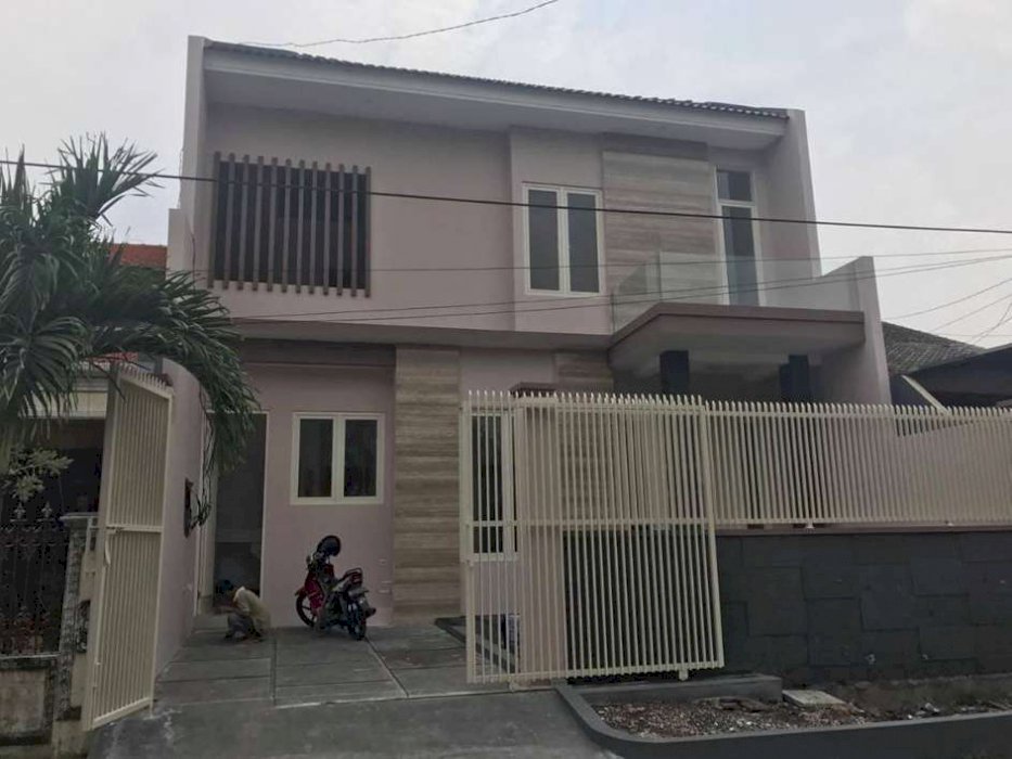 Rumah Murah & Kondisi 100% Baru di Jalan Semolowaru Elok, Daerah Surabaya Timur