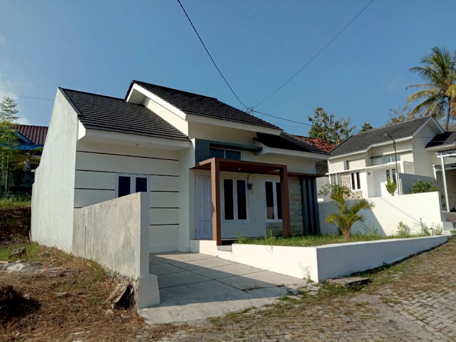 RUMAH DIJUAL SIAP HUNI TIPE 70/138, 3 KAMAR TIDUR 2 KAMAR MANDI