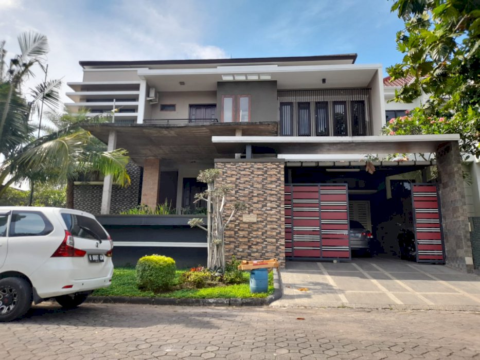 Rumah Mewah 2 Lantai Lingkungan Perumahan Elite Belakang Kampus Undip Tembalang