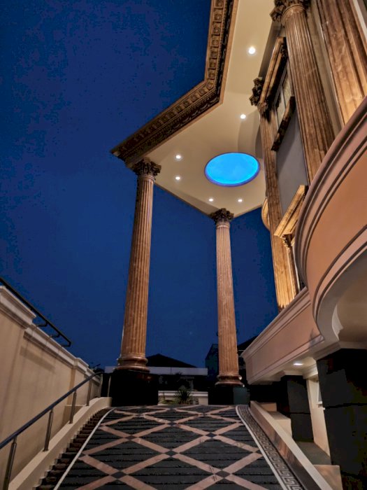 Rumah Mewah di kebon jeruk intercon Jakarta Barat