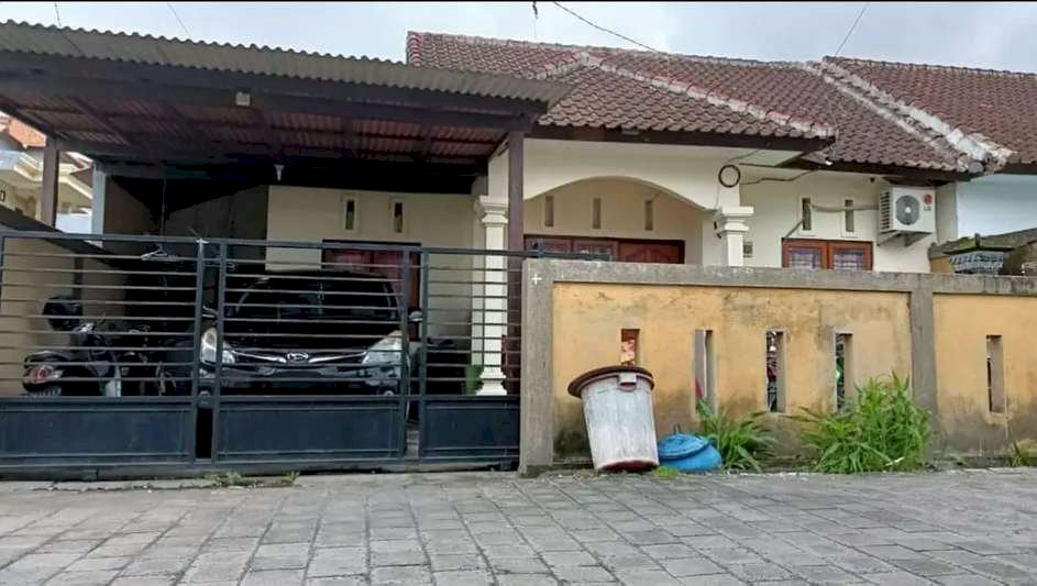 Rumah lantai 1 di Sesetan