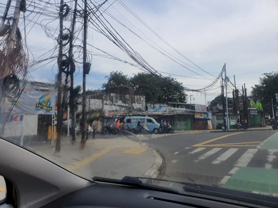Tanah huk bisa bangn ged  atau sekolah