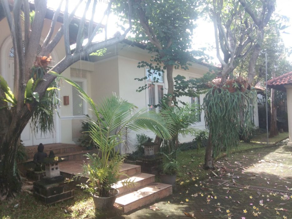 Disewakan rumah For Rent big house gaya Bali bs buat Kantor Kemang barat Jaksel,