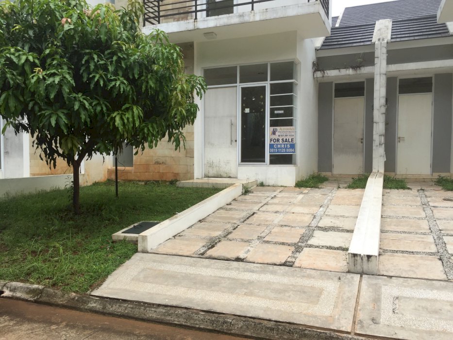 Rumah Bagus dan Asri 2 Lantai di Cluster Natura