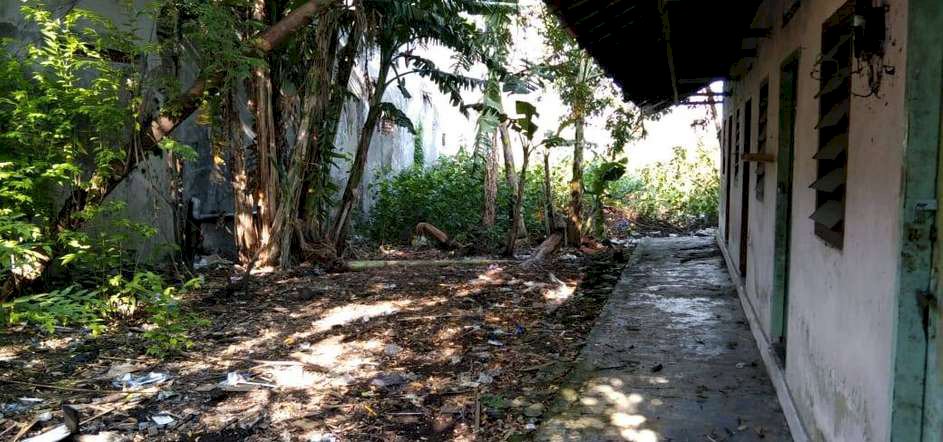 Rumah Hitung Tanah Lokasi Strategis di Jalan Raya Kedung Cowek, Dekat Kenjeran