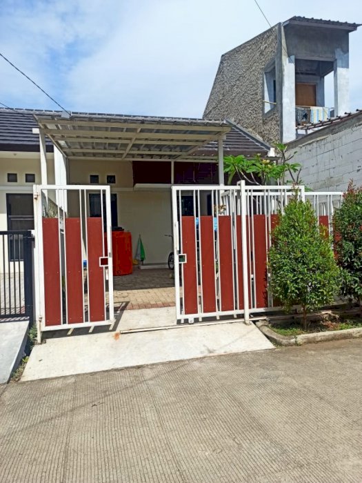 Dijual Rumah Bagus Terawat di Taman Kopo Katapang