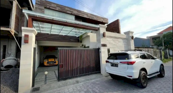 RUMAH MEWAH TUKAD BADUNG RENON DENPASAR