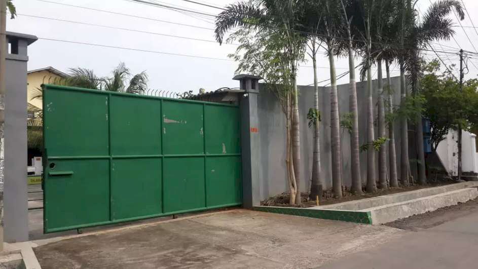 Rumah Gudang Kantor Harga Murah & Butuh Uang di Jalan Kutilang Daerah Larangan