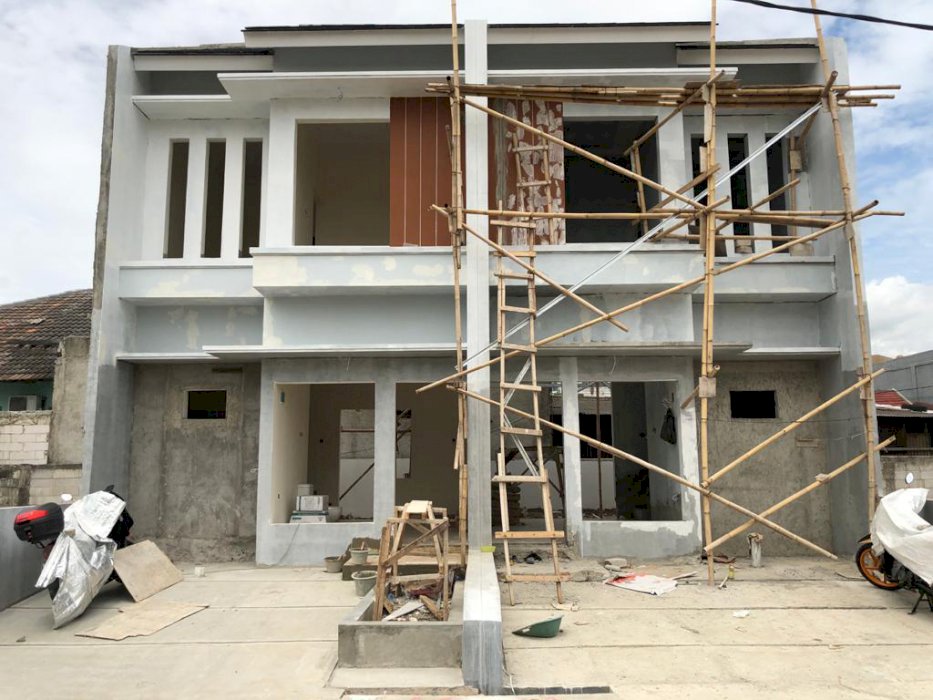rumah baru 2 lantai dekat stasiun dan toll bekasi timur