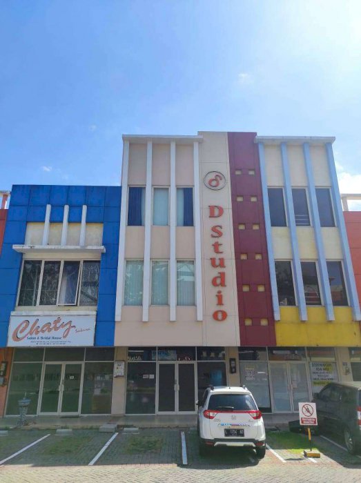 Ruko Lokasi Strategis dan ROW Jalan Lebar di Pakuwon Town Square, Pakuwon City